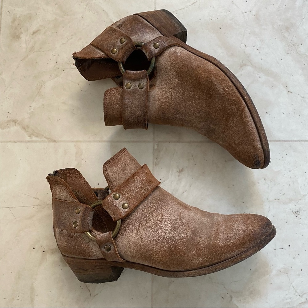 $298 FRYE Ray Nubuck Leather Harness Distressed Block Heel Ankle Boots Size 7